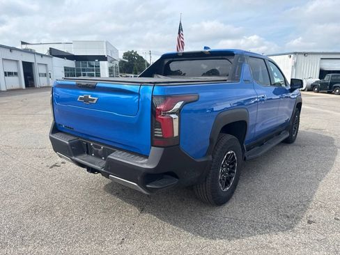 Used 2026 Chevrolet Silverado EV Trail Boss AWD/4WD image 5