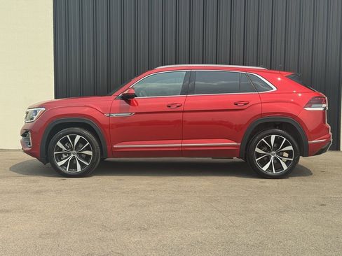 Used 2025 Volkswagen Atlas Cross Sport SEL Premium R-Line image 5