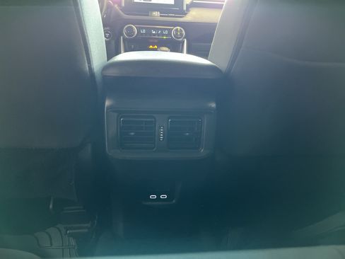 Used 2025 Toyota RAV4 XLE AWD/4WD image 15