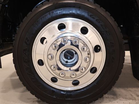 Certified 2023 Ford F450 King Ranch w/ Chrome Package image 46