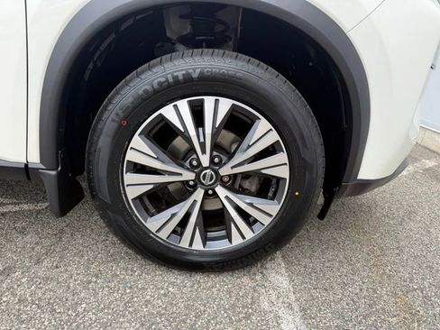 Used 2021 Nissan Rogue SV w/ Premium Package AWD/4WD image 23