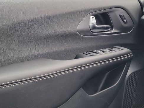 New 2026 Chrysler Pacifica Select AWD/4WD image 36