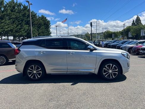Used 2020 GMC Terrain Denali w/ Denali Premium Package AWD/4WD image 6