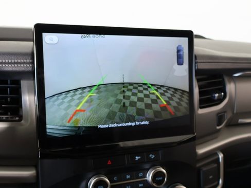 Used 2023 Ford Expedition Max XLT image 6