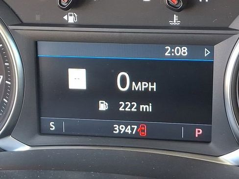 Used 2024 GMC Terrain SLT w/ Infotainment Package II image 21