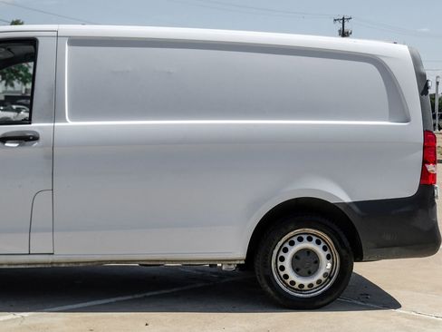 Used 2018 Mercedes-Benz Metris image 13