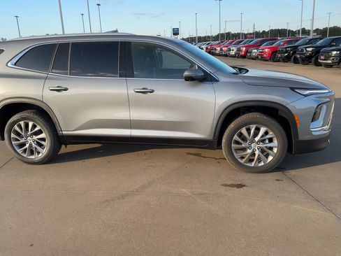 New 2026 Buick Enclave Preferred image 2