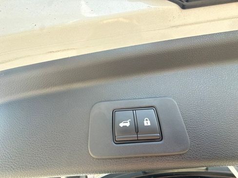 Used 2025 Nissan Murano SL AWD/4WD image 11
