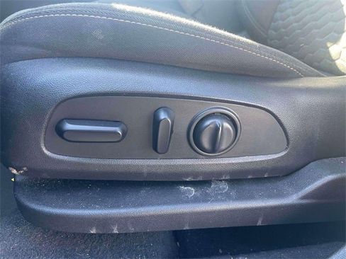 Used 2019 Chevrolet Equinox LT image 17