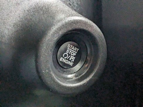 Used 2025 RAM ProMaster 2500 w/ Convenience Group FWD image 15
