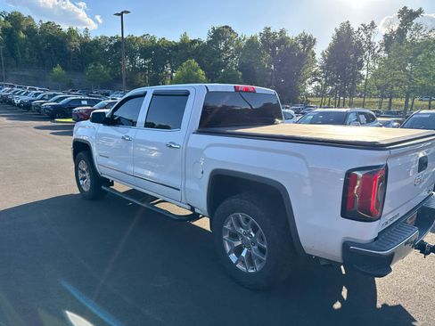 Used 2018 GMC Sierra 1500 SLT w/ SLT Premium Package AWD/4WD image 3