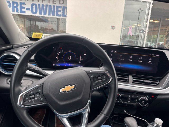 Used 2024 Chevrolet Trax LT w/ Driver Confidence Package FWD image 4