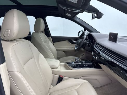 Used 2018 Audi Q7 3.0T Premium Plus w/ Premium Plus Package image 32