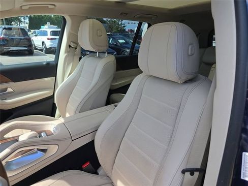 Used 2021 Mercedes-Benz GLS 580 4MATIC image 21