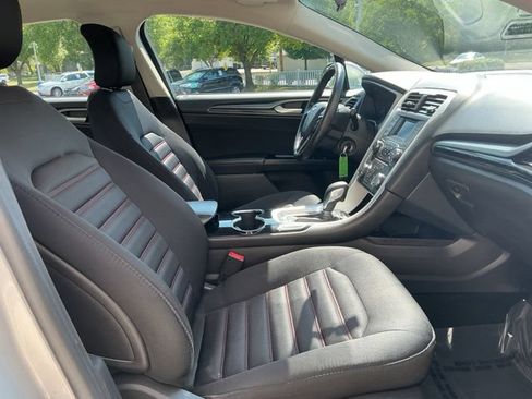Used 2016 Ford Fusion SE w/ Equipment Group 201A FWD image 32