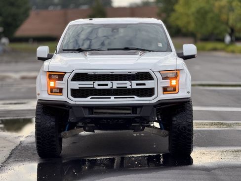 Used 2018 Ford F150 Raptor w/ Equipment Group 802A Luxury image 4