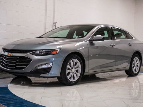 Used 2025 Chevrolet Malibu LT image 4