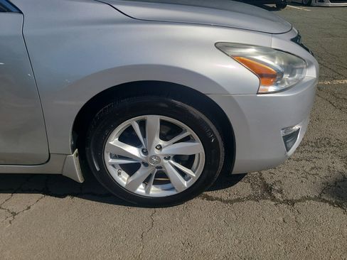 Used 2013 Nissan Altima 2.5 SV FWD image 29