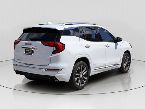 Used 2020 GMC Terrain Denali w/ Denali Premium Package FWD image 7