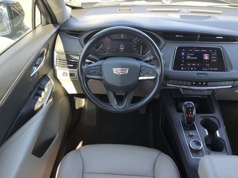 Used 2023 Cadillac XT4 Premium Luxury image 19