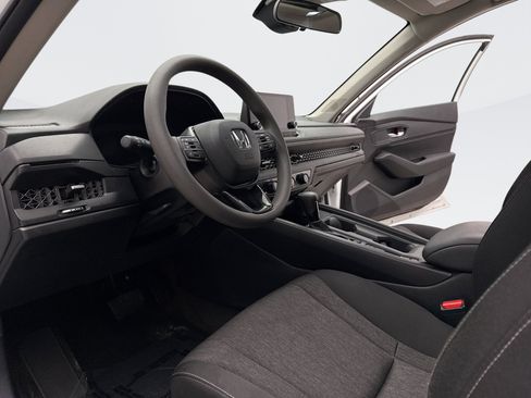 Used 2023 Honda Accord EX image 10