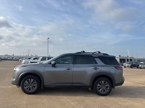 Certified 2024 Nissan Pathfinder SV w/ Cargo Package FWD image 10