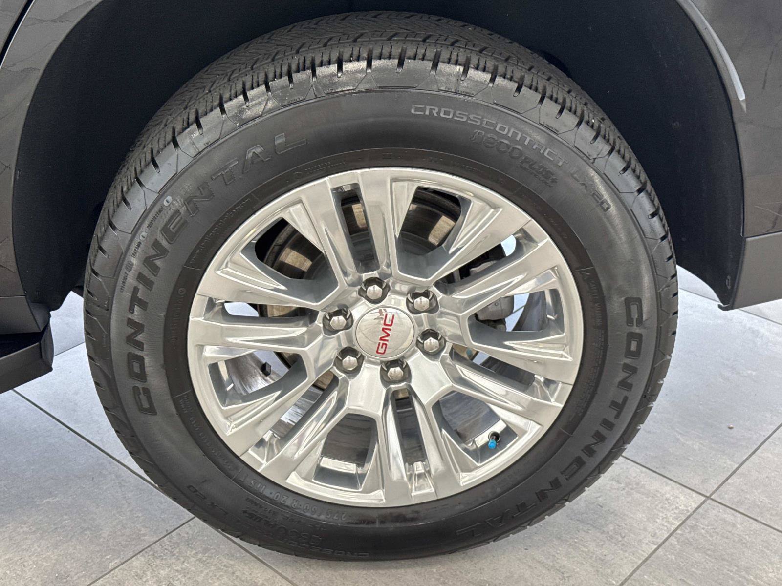 Used 2025 GMC Yukon Denali RWD image 9