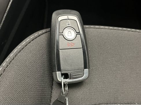 Used 2021 Ford EcoSport SE w/ SE Convenience Package image 25
