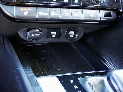 Used 2023 Hyundai Elantra Limited FWD image 28