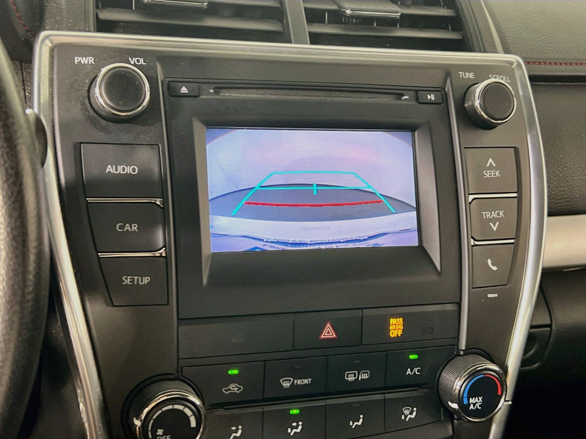 Used 2016 Toyota Camry SE w/ Protection Package (Q2) FWD image 13