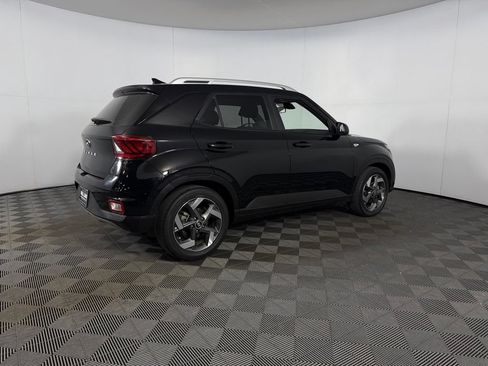 Used 2022 Hyundai Venue SEL FWD image 8