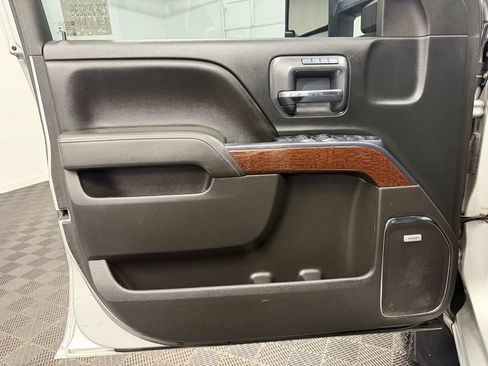 Used 2016 GMC Sierra 2500 SLT w/ Duramax Plus Package AWD/4WD image 11