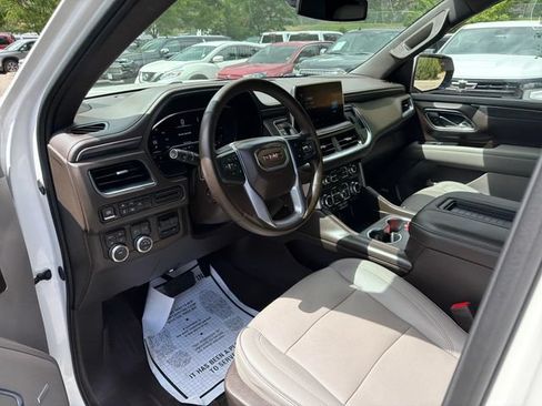 Used 2023 GMC Yukon SLT w/ SLT Premium Package AWD/4WD image 14