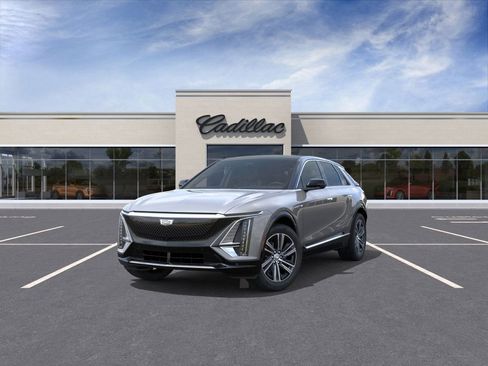 New 2025 Cadillac Lyriq Luxury AWD/4WD image 8