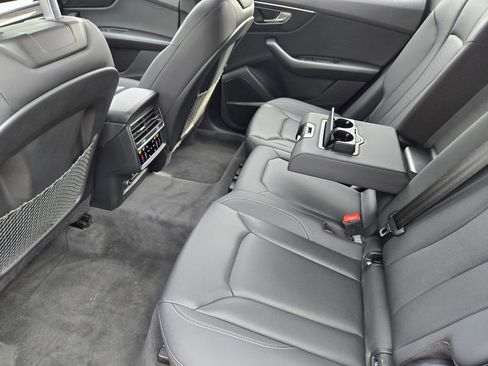 Used 2021 Audi Q8 Premium Plus image 40