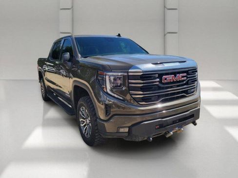Used 2023 GMC Sierra 1500 AT4 w/ AT4 Preferred Package AWD/4WD image 3