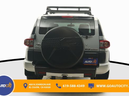 Used 2014 Toyota FJ Cruiser 4WD w/ Convenience Package image 12