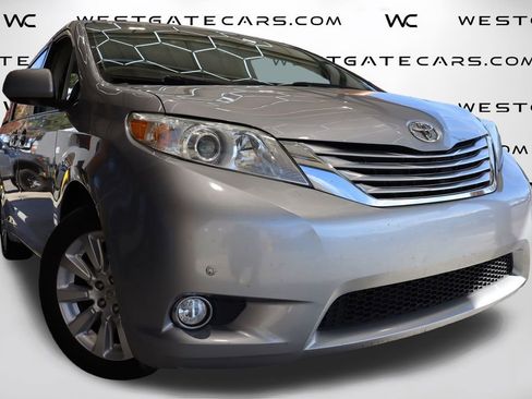 Used 2011 Toyota Sienna Limited w/ Premium Pkg image 33
