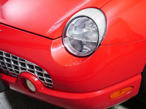 Used 2002 Ford Thunderbird image 16