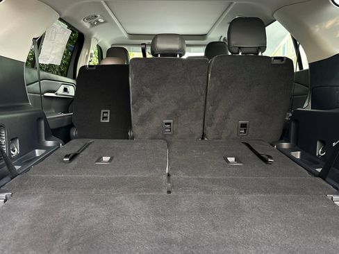 Used 2025 Ford Explorer Active w/ Active Comfort Package image 16