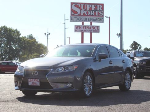 Used 2014 Lexus ES 350 w/ Luxury Package FWD image 7