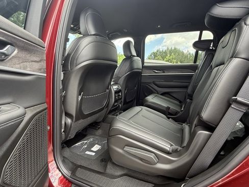 New 2025 Jeep Grand Cherokee L Limited image 11