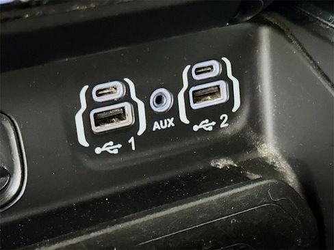 Used 2021 RAM 1500 Laramie image 32