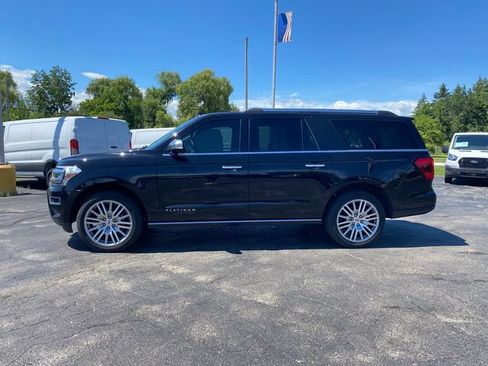 Used 2024 Ford Expedition Max Platinum AWD/4WD image 3
