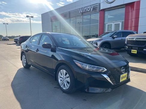 Used 2025 Nissan Sentra S image 1