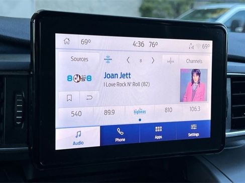 Used 2022 Ford Explorer XLT w/ Equipment Group 202A image 22