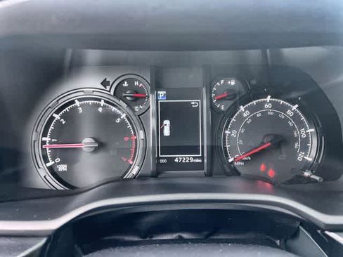 Used 2023 Toyota 4Runner SR5 Premium w/ Moonroof Package image 19