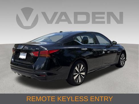 Used 2022 Nissan Altima 2.5 SV FWD image 5