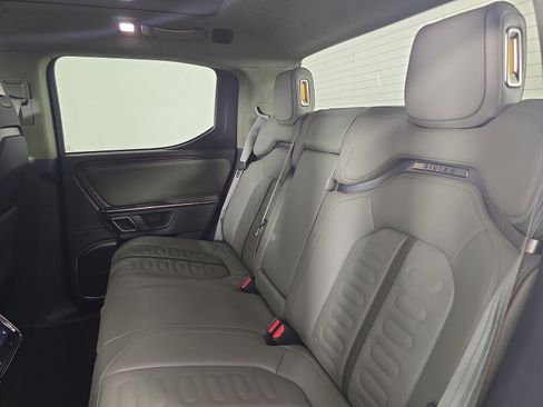 Used 2022 Rivian R1T Launch Edition image 21