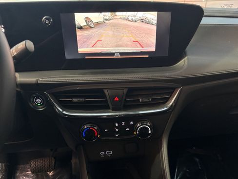 Used 2025 Buick Encore GX Preferred image 17